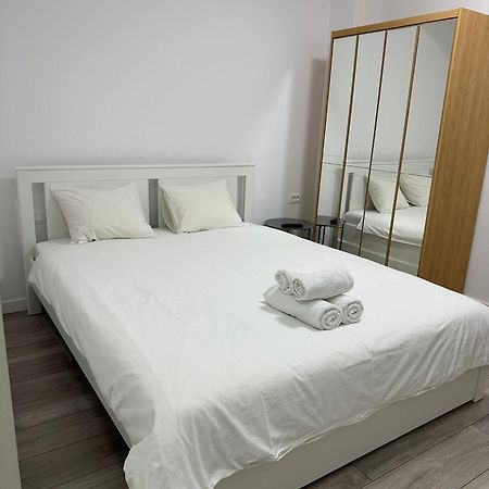 בוקרשט Catedral Apartment מראה חיצוני תמונה