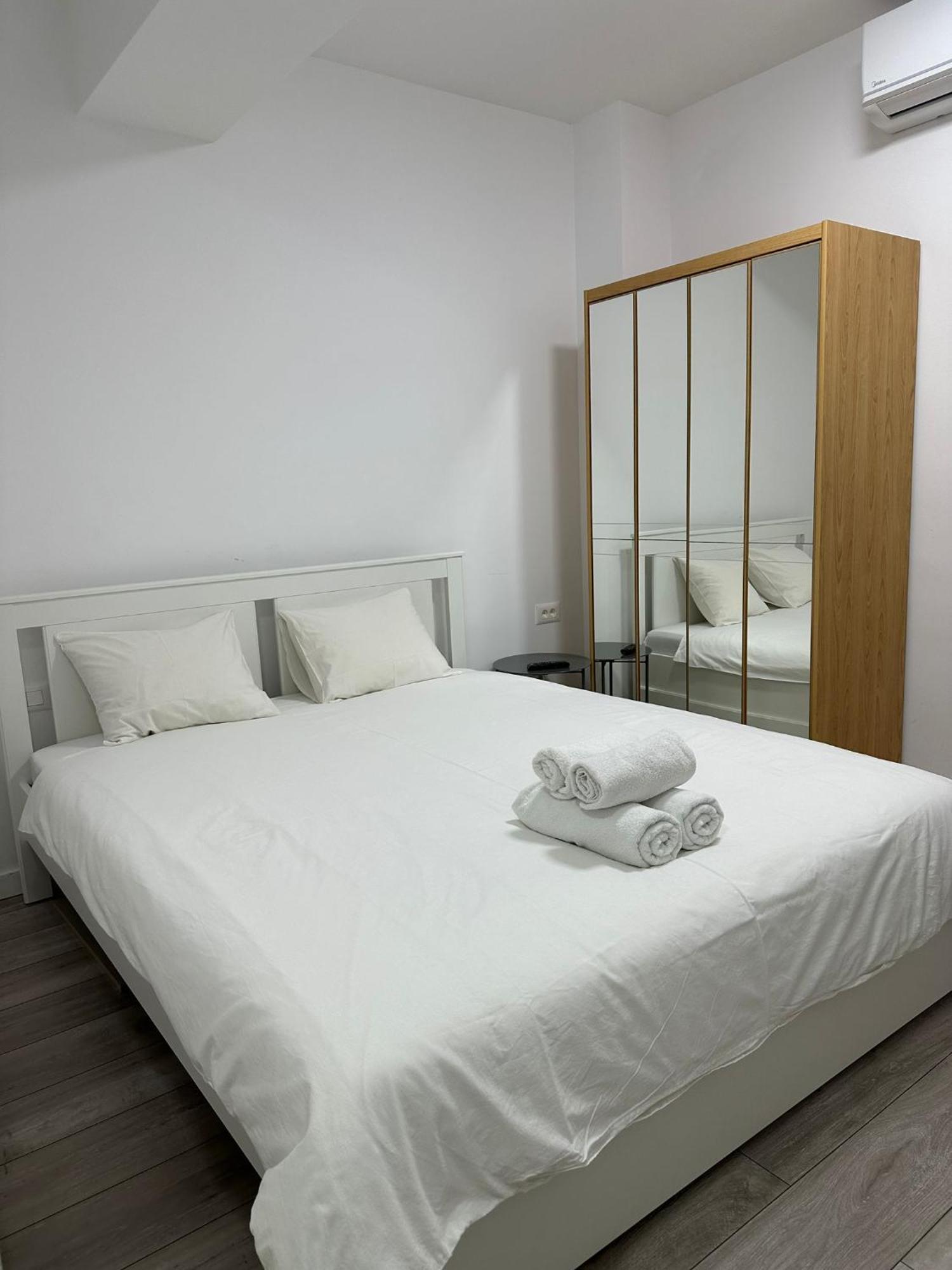 בוקרשט Catedral Apartment מראה חיצוני תמונה